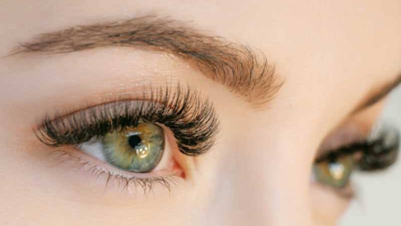 روش استفاده از مژه مصنوعی سه بعدی